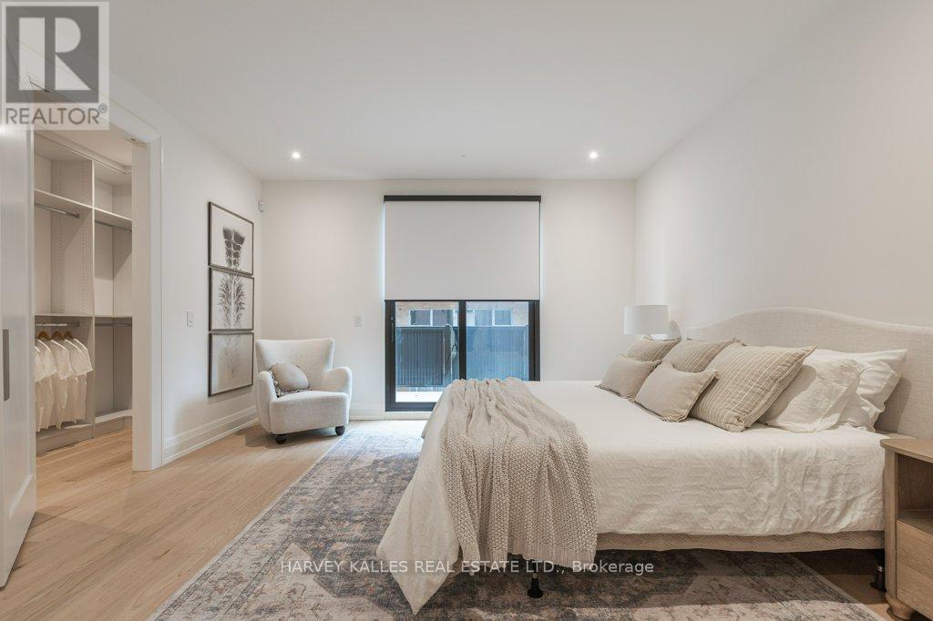 32 Evergreen Gardens, Toronto (leaside), Ontario