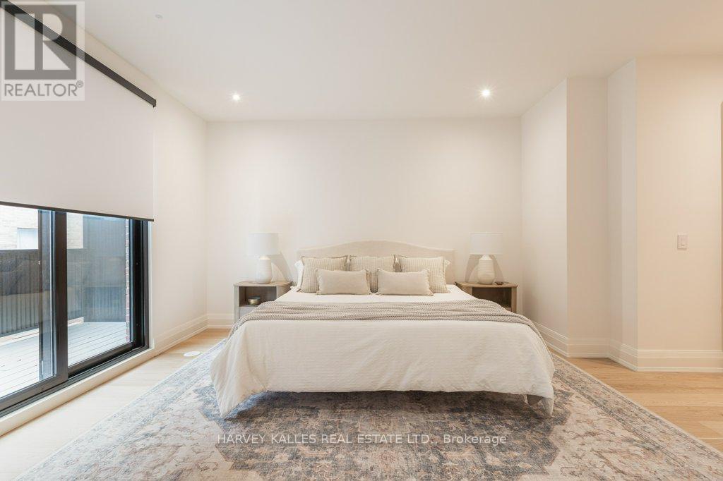 32 Evergreen Gardens, Toronto (leaside), Ontario
