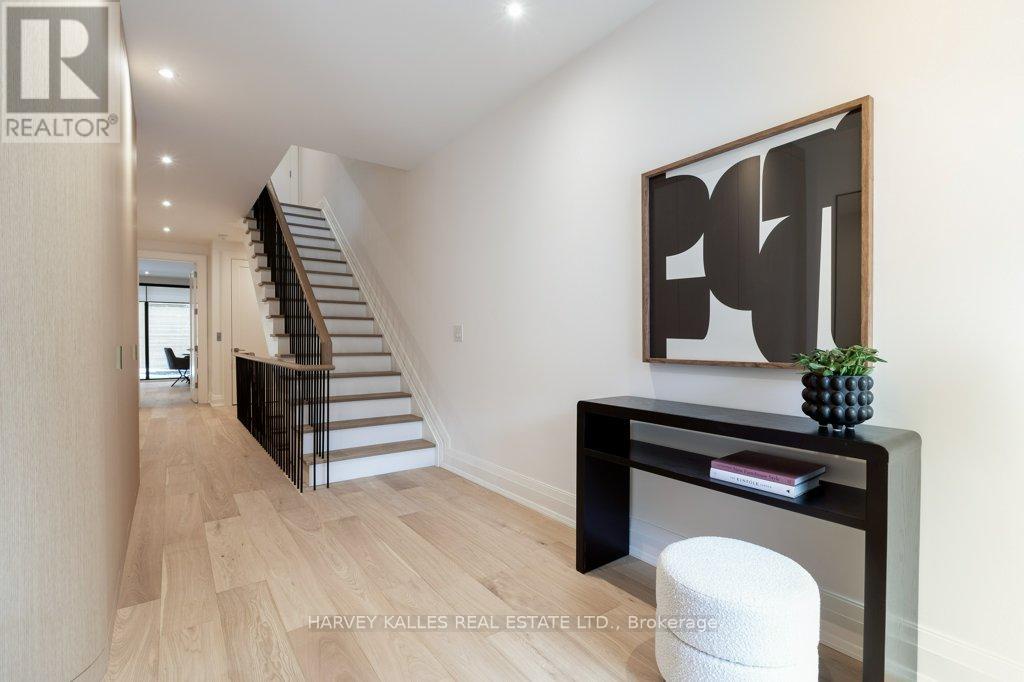 32 Evergreen Gardens, Toronto (leaside), Ontario