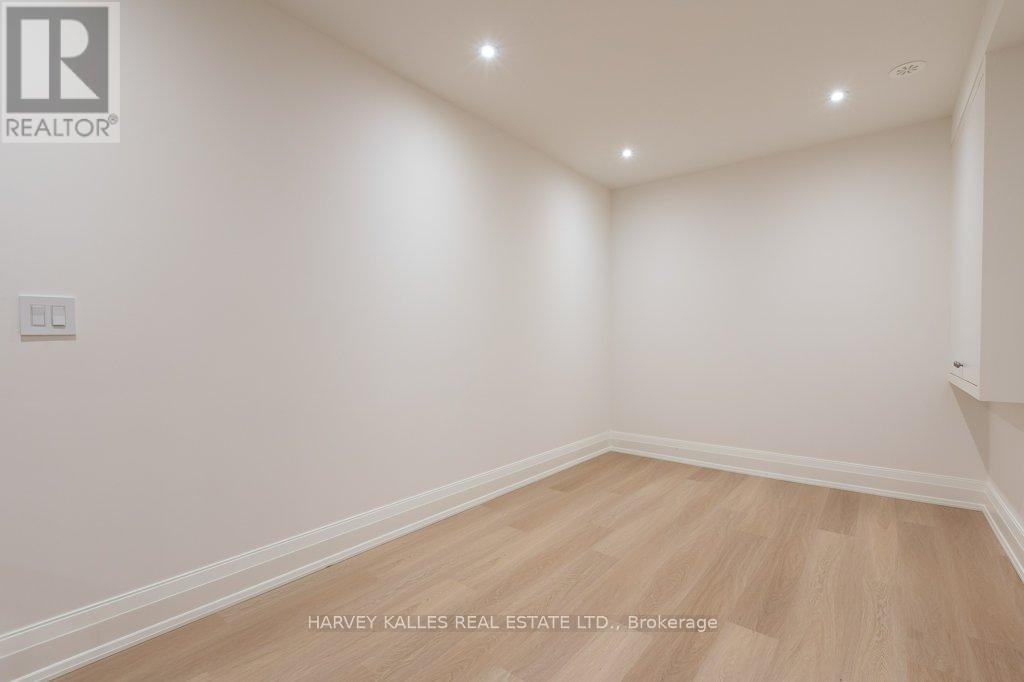 32 Evergreen Gardens, Toronto (leaside), Ontario