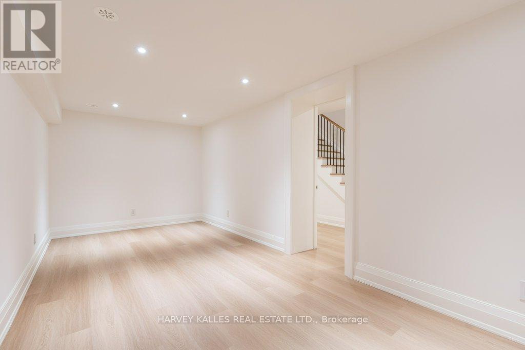 32 Evergreen Gardens, Toronto (leaside), Ontario