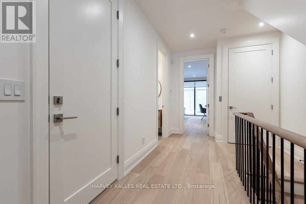 32 Evergreen Gardens, Toronto (leaside), Ontario