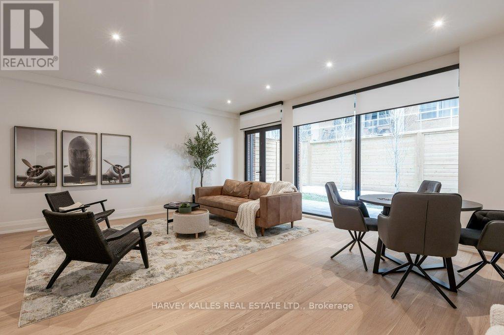 32 Evergreen Gardens, Toronto (leaside), Ontario