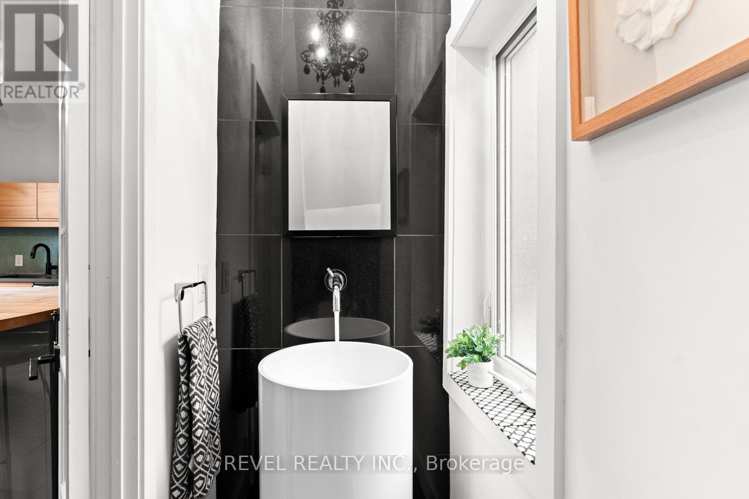89 Foxley Street, Toronto (trinity-bellwoods), Ontario