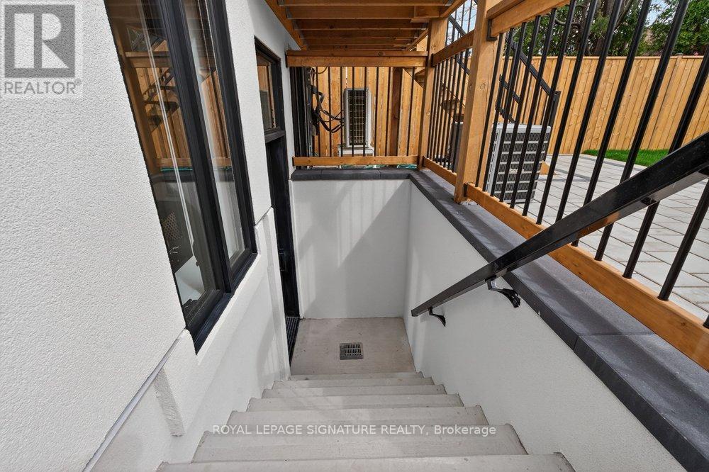53 Lesmount Avenue, Toronto (east York), Ontario