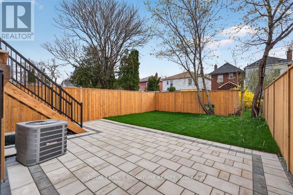 53 Lesmount Avenue, Toronto (east York), Ontario