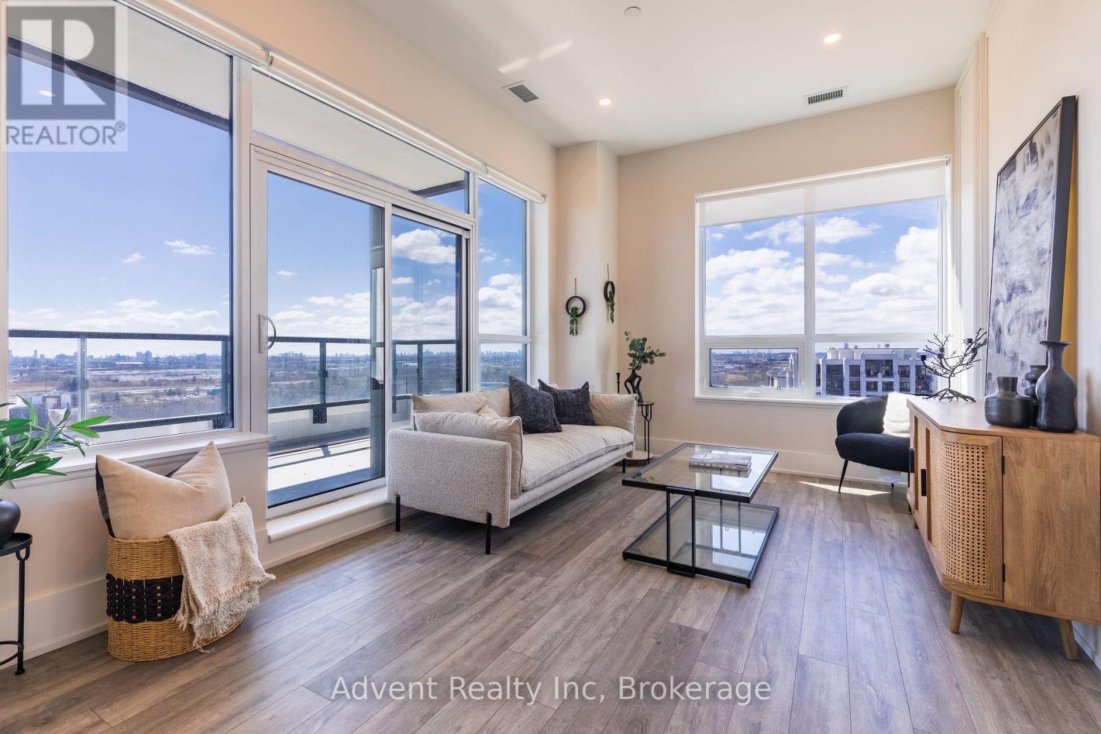 Ph02 - 8 Cedarland Drive, Markham (unionville), Ontario