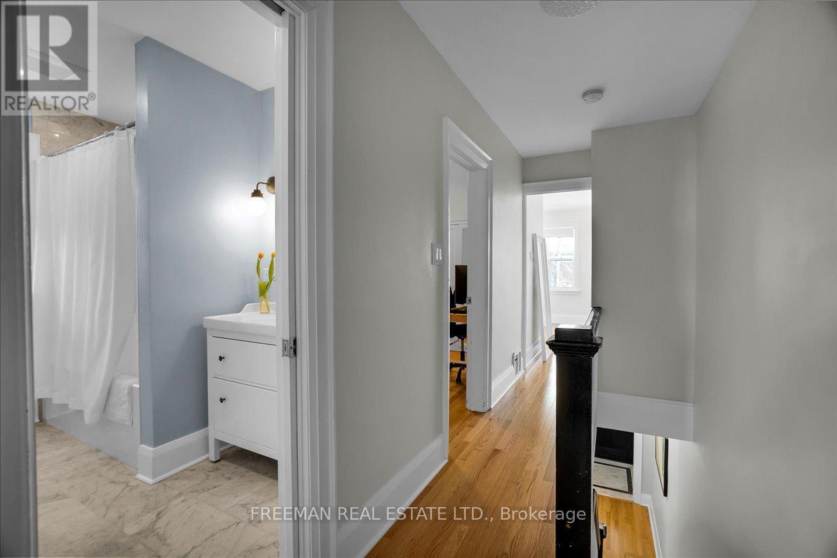40 Garnet Avenue, Toronto (dovercourt-wallace Emerson-junction), Ontario