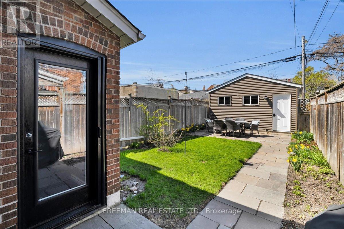 40 Garnet Avenue, Toronto (dovercourt-wallace Emerson-junction), Ontario