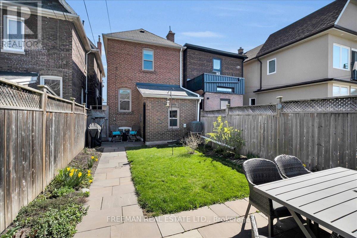 40 Garnet Avenue, Toronto (dovercourt-wallace Emerson-junction), Ontario