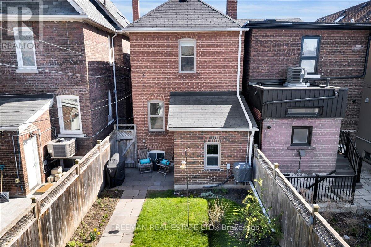 40 Garnet Avenue, Toronto (dovercourt-wallace Emerson-junction), Ontario