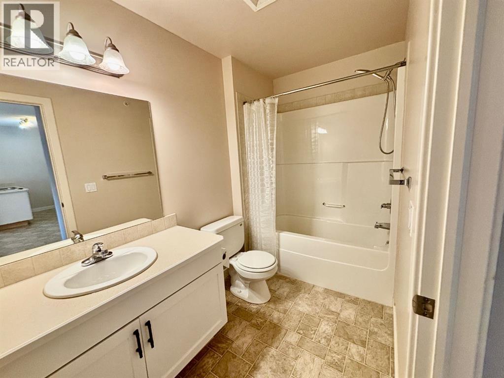 309, 109 Seabolt Drive, Hinton, Alberta