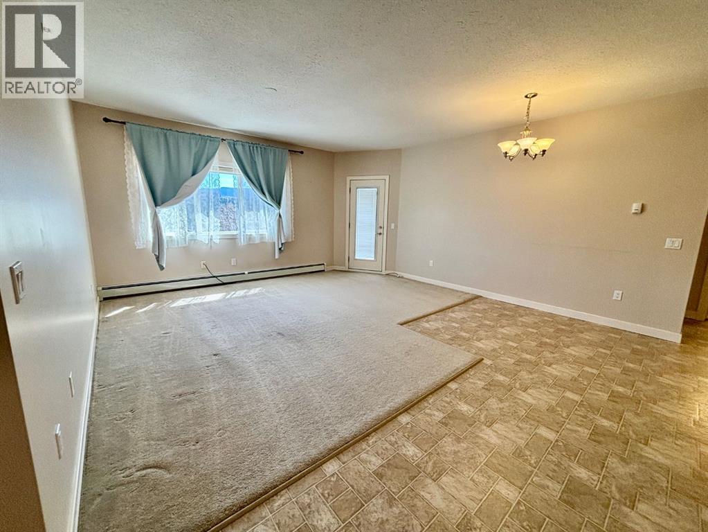 309, 109 Seabolt Drive, Hinton, Alberta