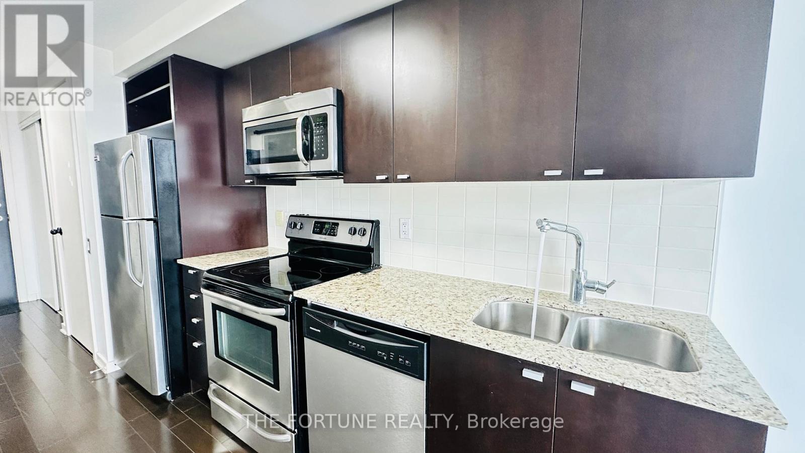 3213 - 105 The Queensway Avenue, Toronto (high Park-swansea), Ontario
