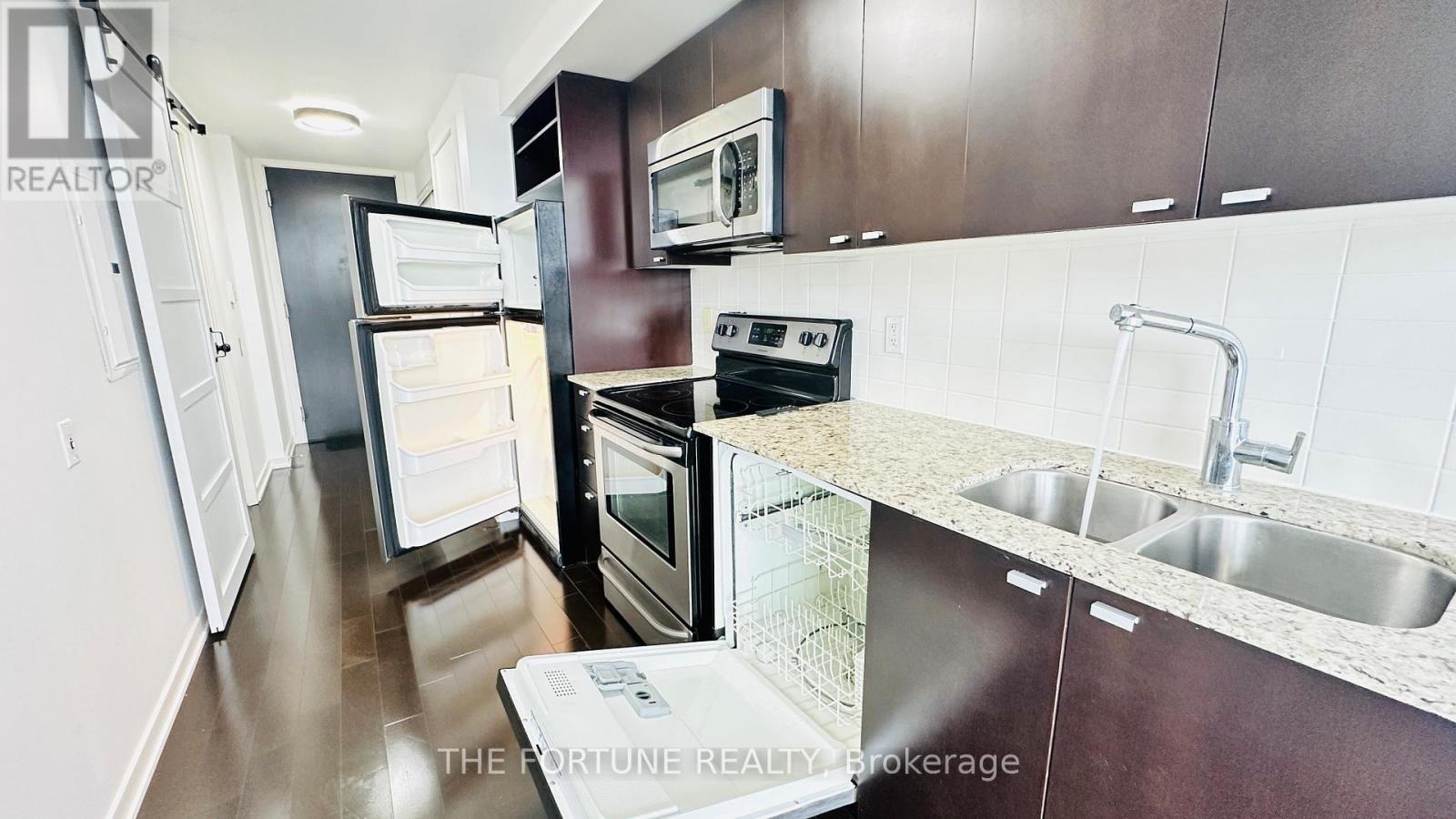 3213 - 105 The Queensway Avenue, Toronto (high Park-swansea), Ontario