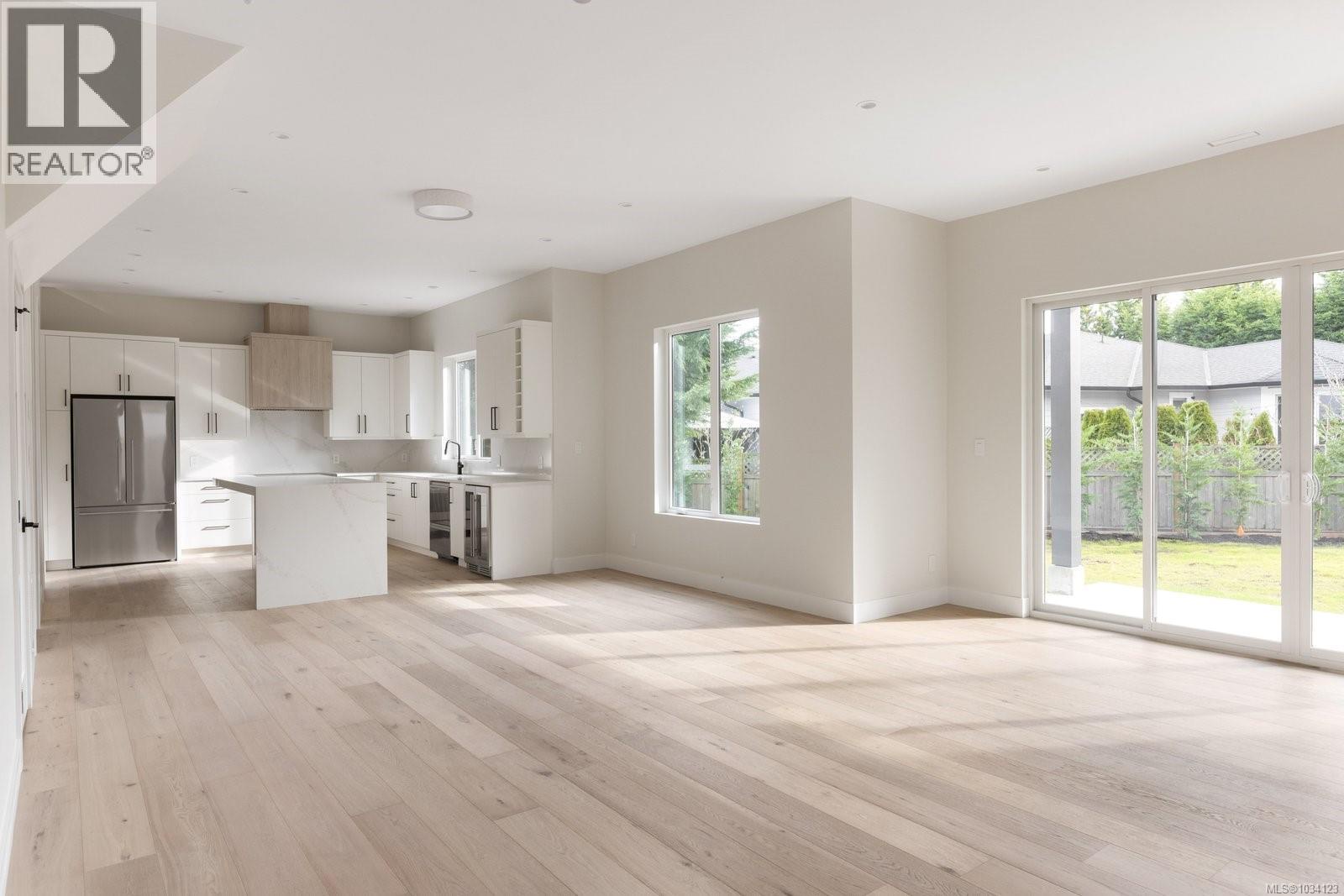 2295 Adela Pl, Sidney, British Columbia