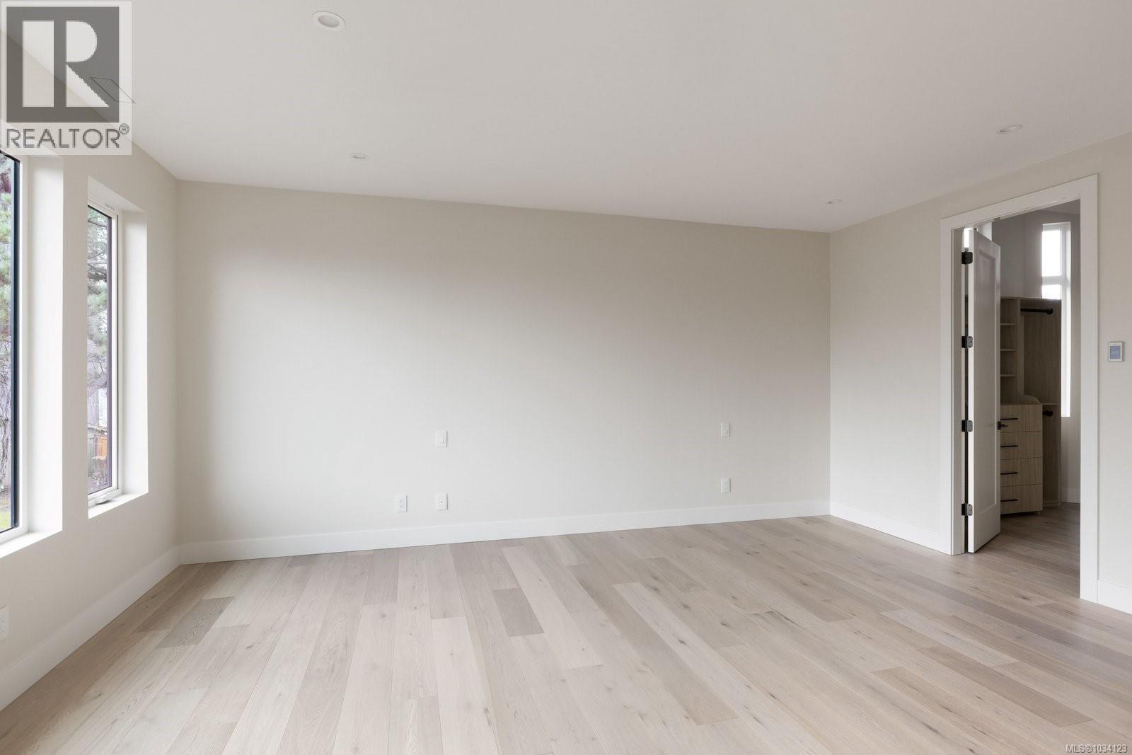2295 Adela Pl, Sidney, British Columbia