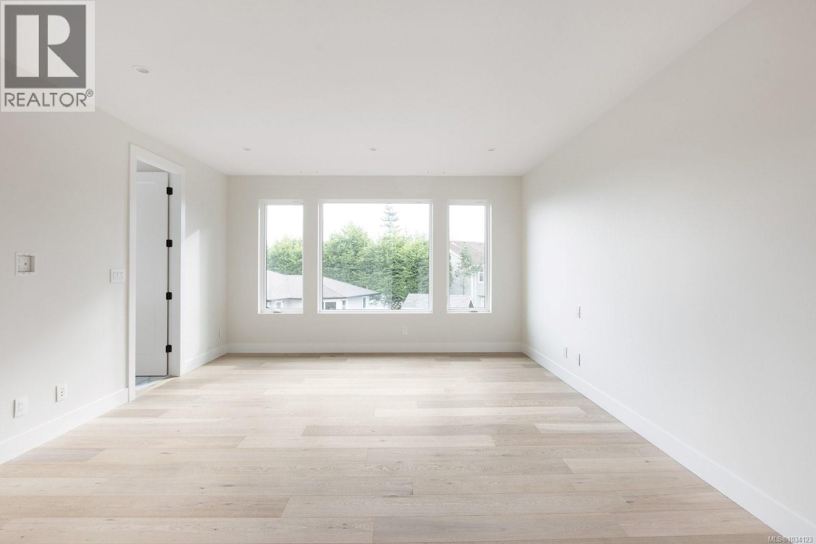 2295 Adela Pl, Sidney, British Columbia