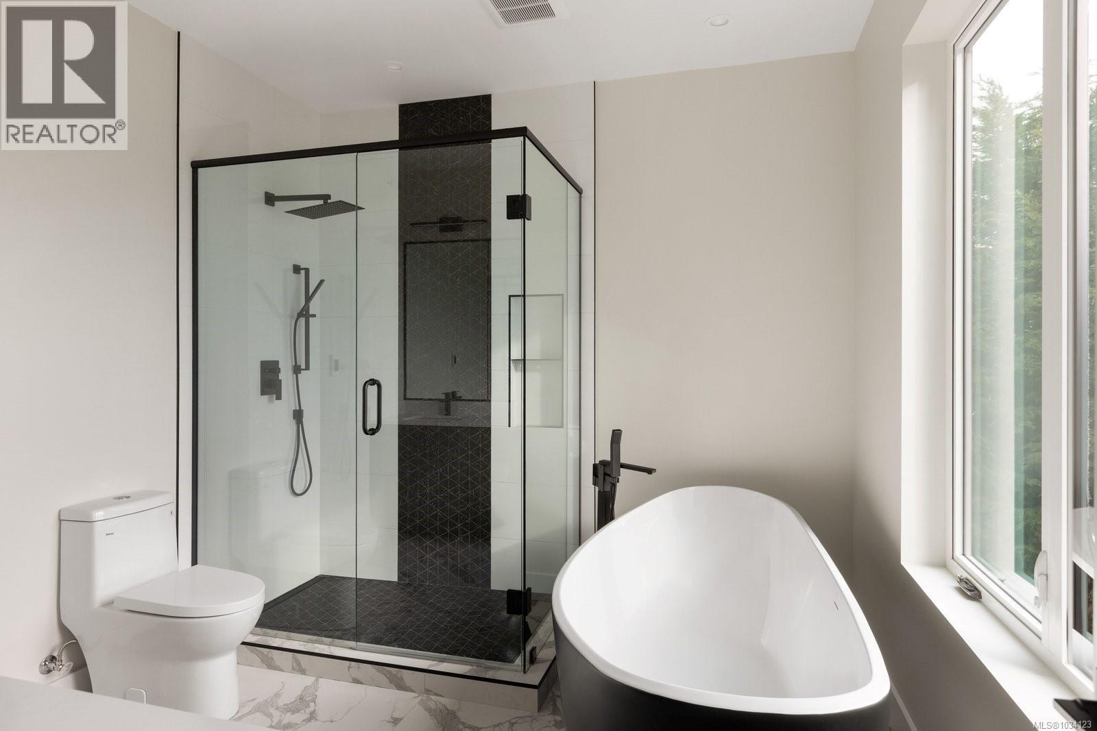 2295 Adela Pl, Sidney, British Columbia