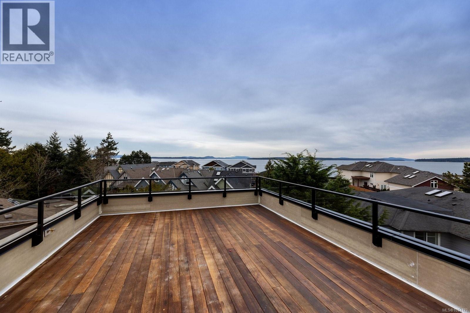 2295 Adela Pl, Sidney, British Columbia