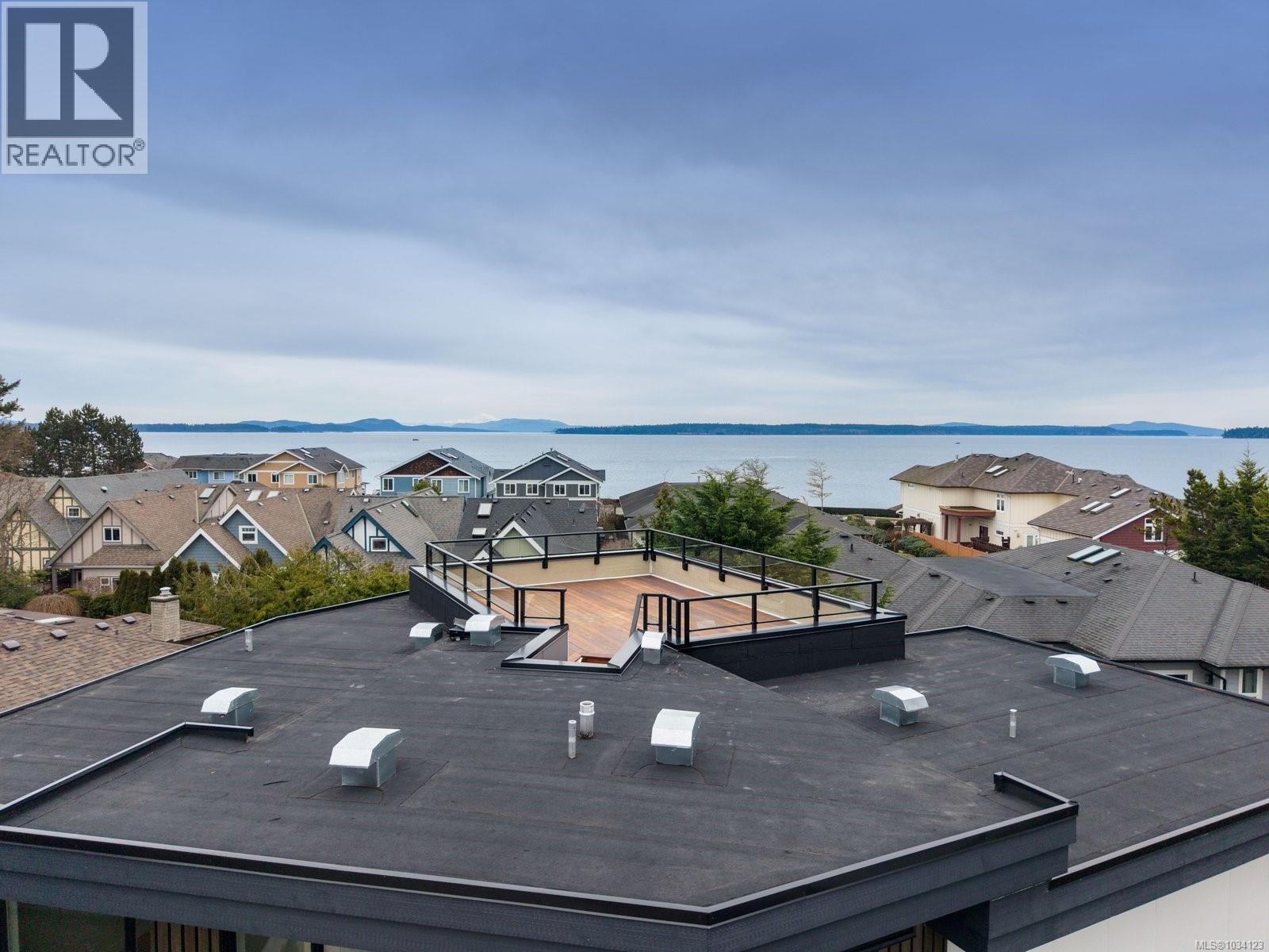 2295 Adela Pl, Sidney, British Columbia