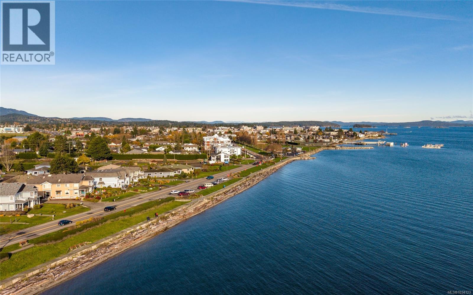 2295 Adela Pl, Sidney, British Columbia