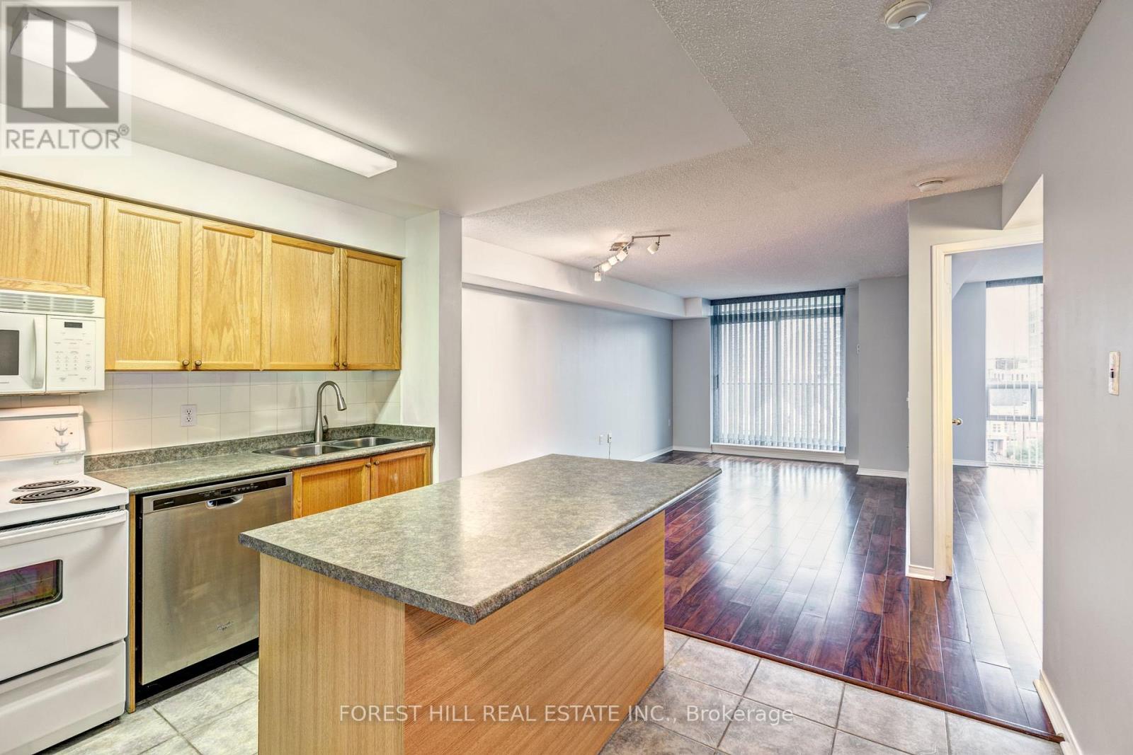 709 - 17 Michael Power Place, Toronto (islington-city Centre West), Ontario