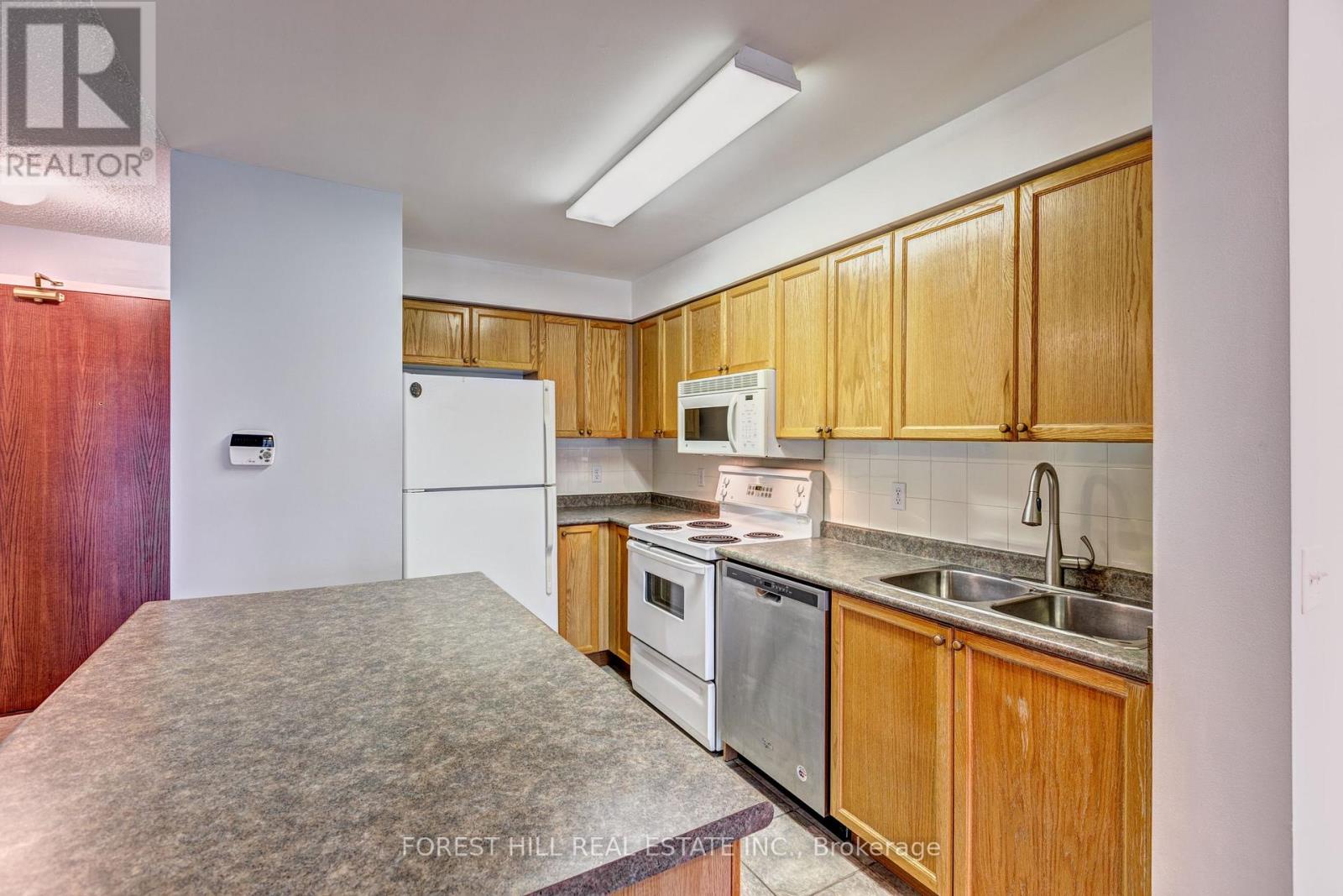 709 - 17 Michael Power Place, Toronto (islington-city Centre West), Ontario