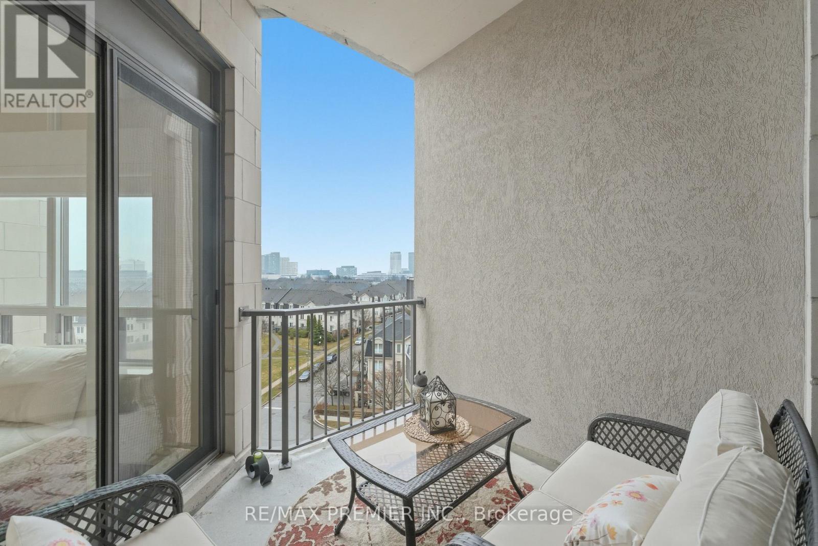 Ph20 - 16 Dallimore Circle, Toronto (banbury-don Mills), Ontario