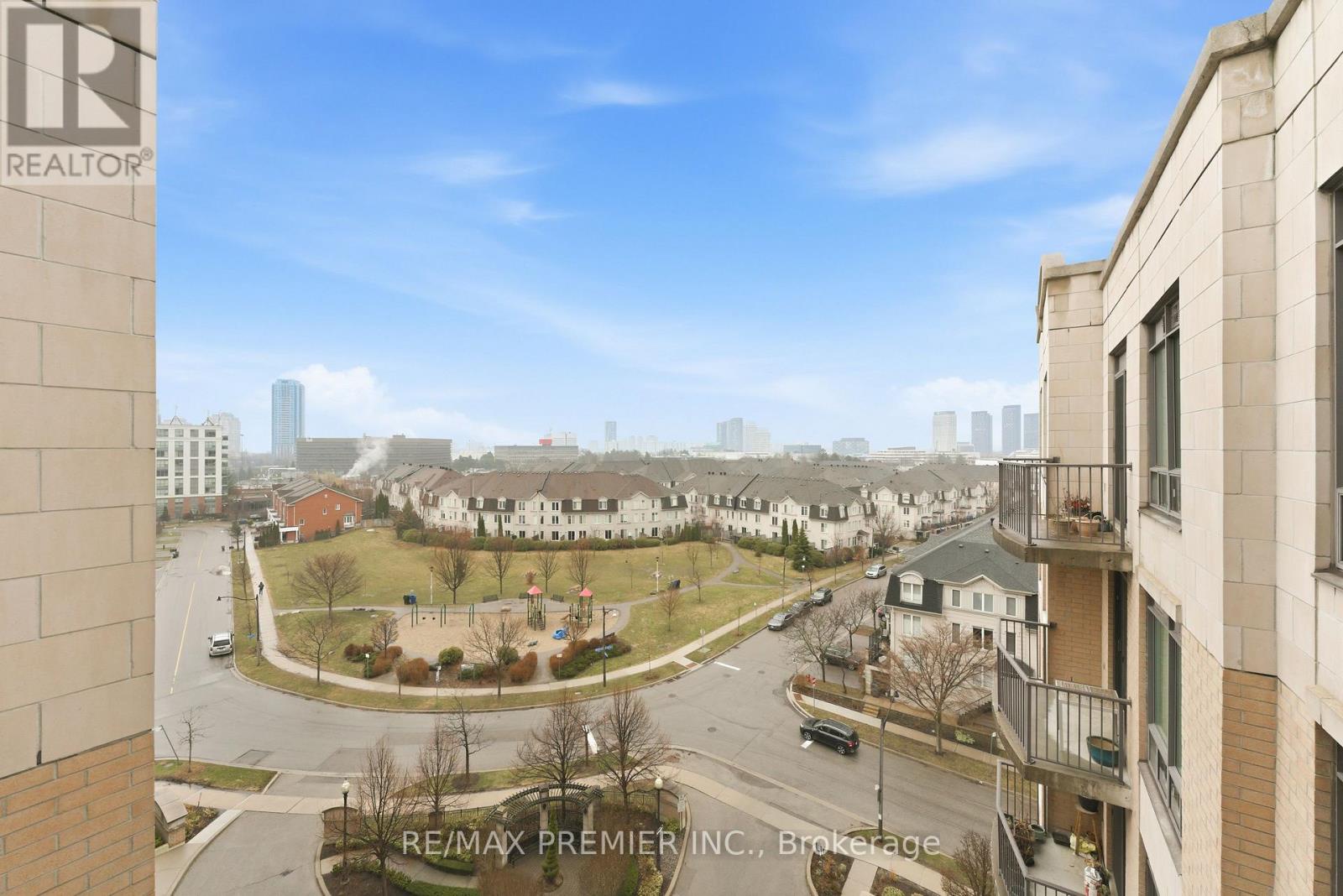 Ph20 - 16 Dallimore Circle, Toronto (banbury-don Mills), Ontario