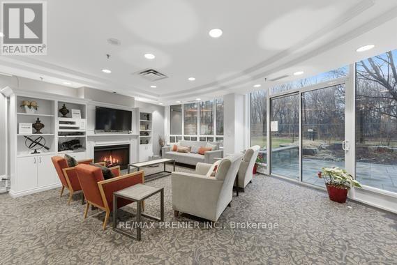Ph20 - 16 Dallimore Circle, Toronto (banbury-don Mills), Ontario