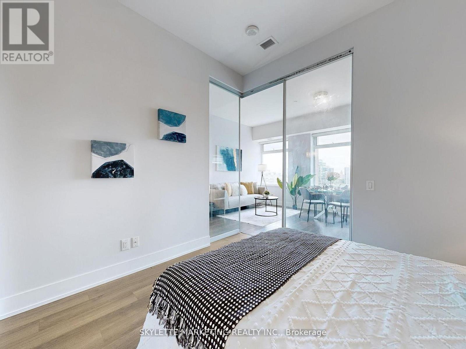 1128 - 111 St Clair Avenue W, Toronto (yonge-st. Clair), Ontario