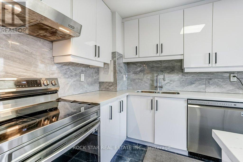 708 - 10 Sunny Glenway, Toronto (flemingdon Park), Ontario