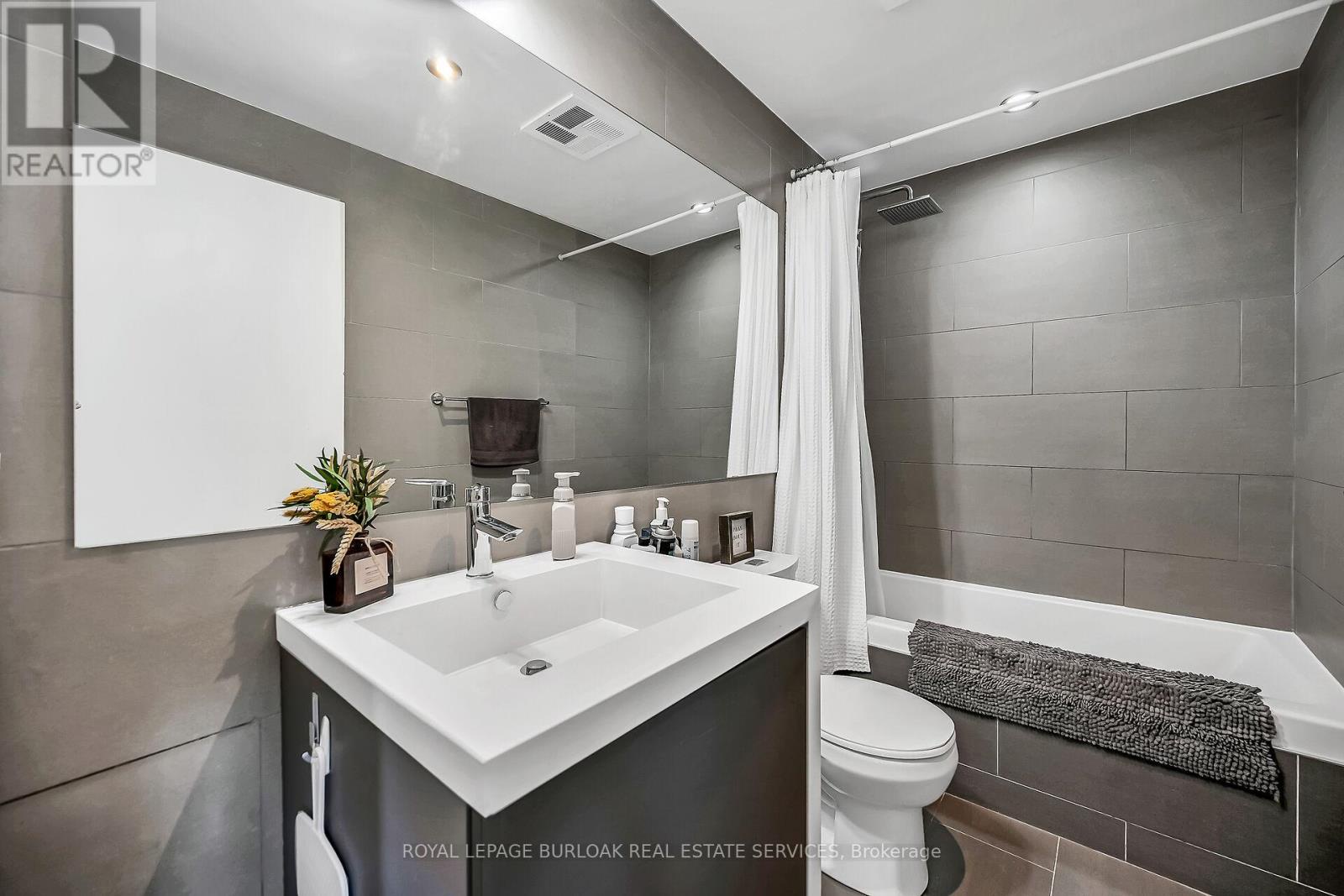 902 - 1201 Dundas Street E, Toronto (south Riverdale), Ontario