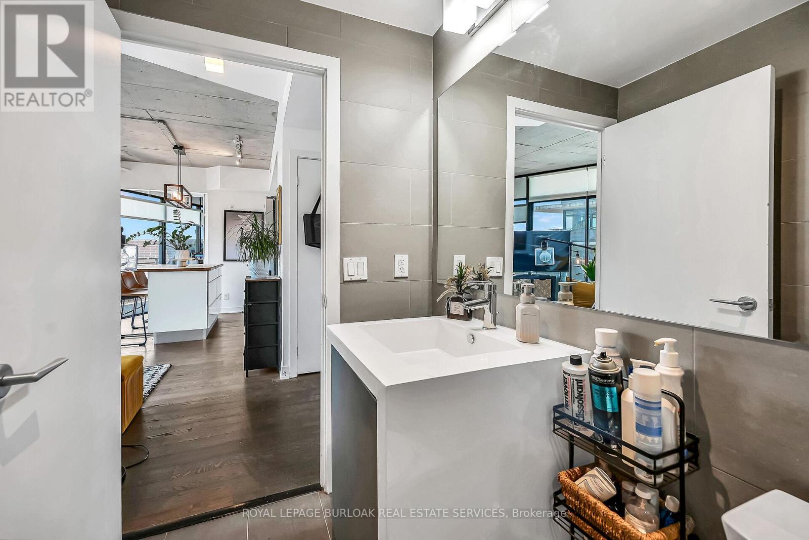 902 - 1201 Dundas Street E, Toronto (south Riverdale), Ontario
