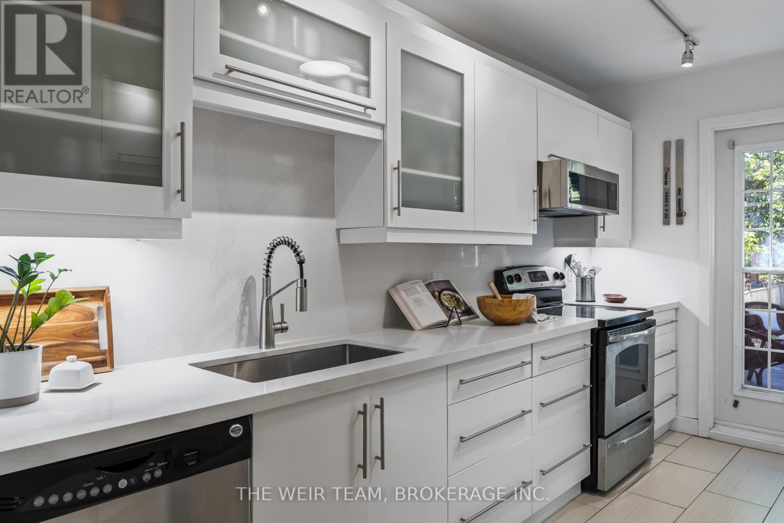 612 Woodbine Avenue, Toronto (woodbine Corridor), Ontario