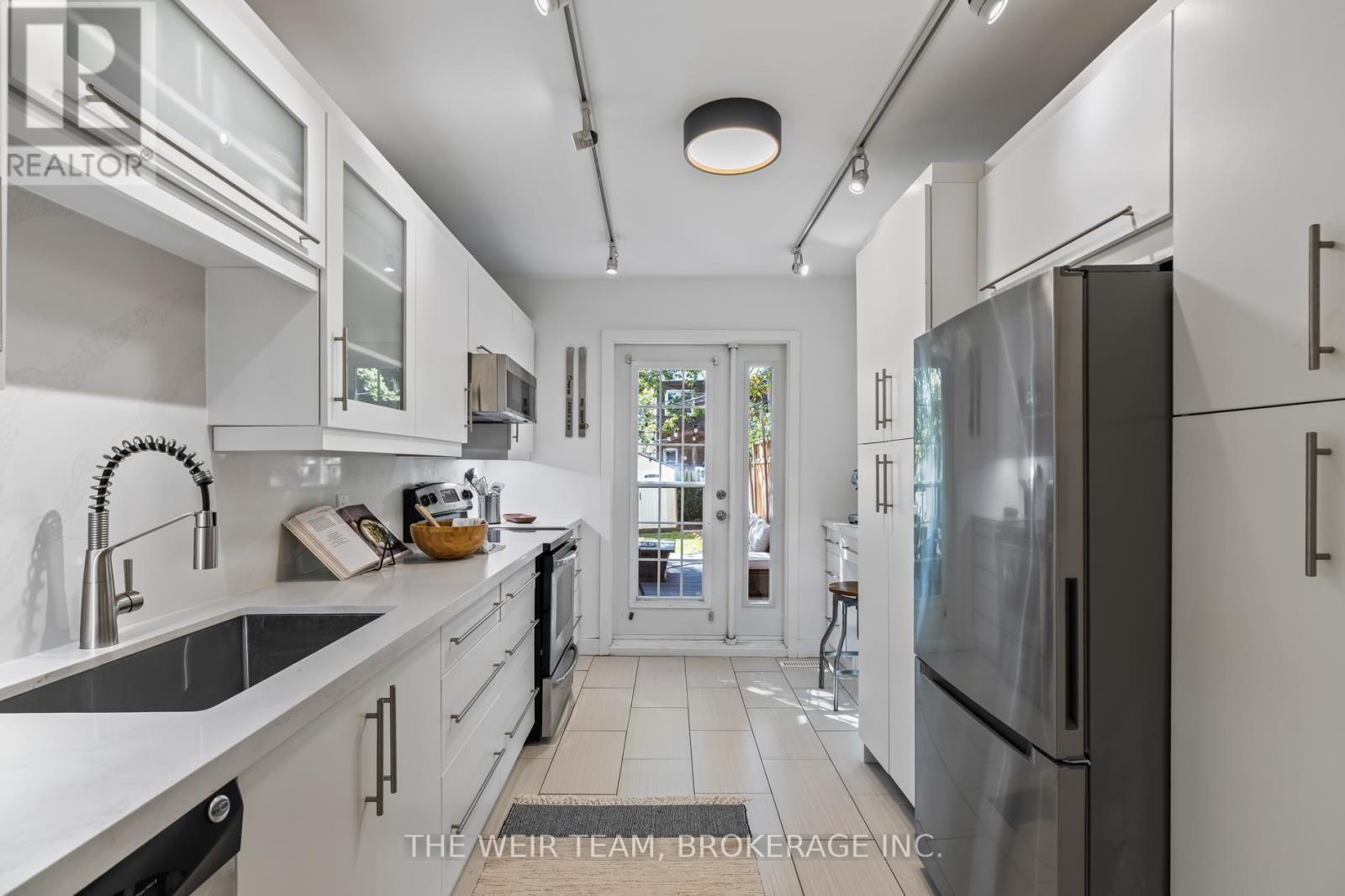 612 Woodbine Avenue, Toronto (woodbine Corridor), Ontario