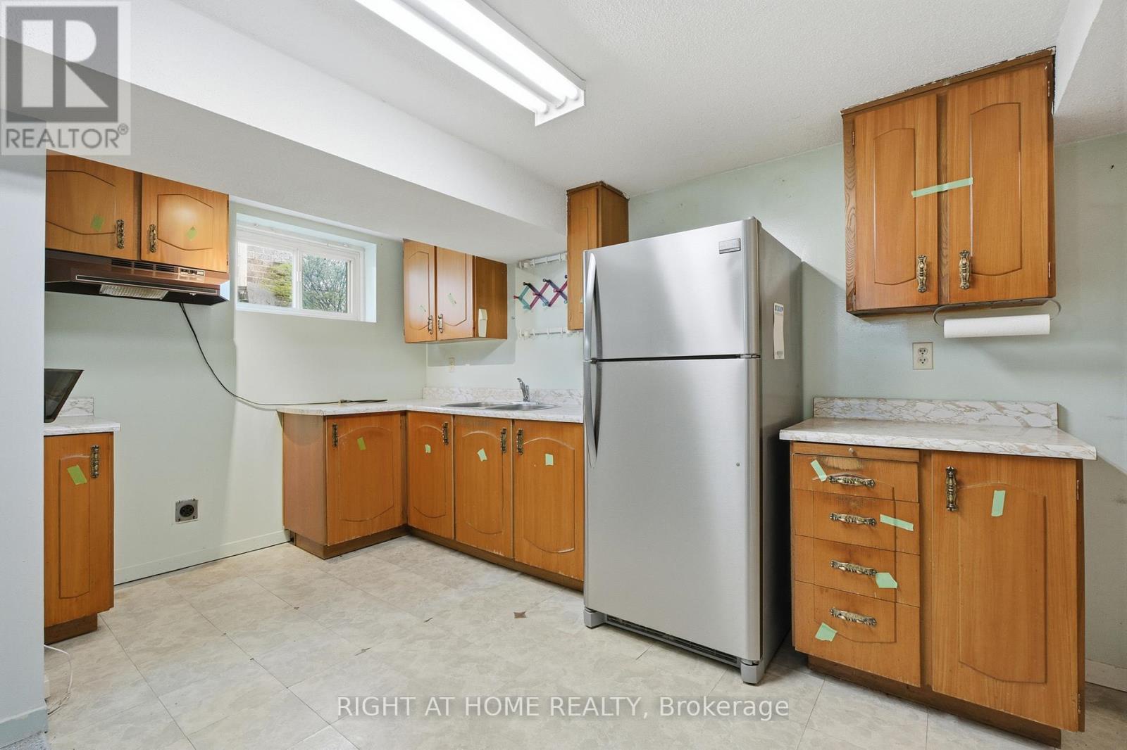 258 Beta Street, Toronto (alderwood), Ontario
