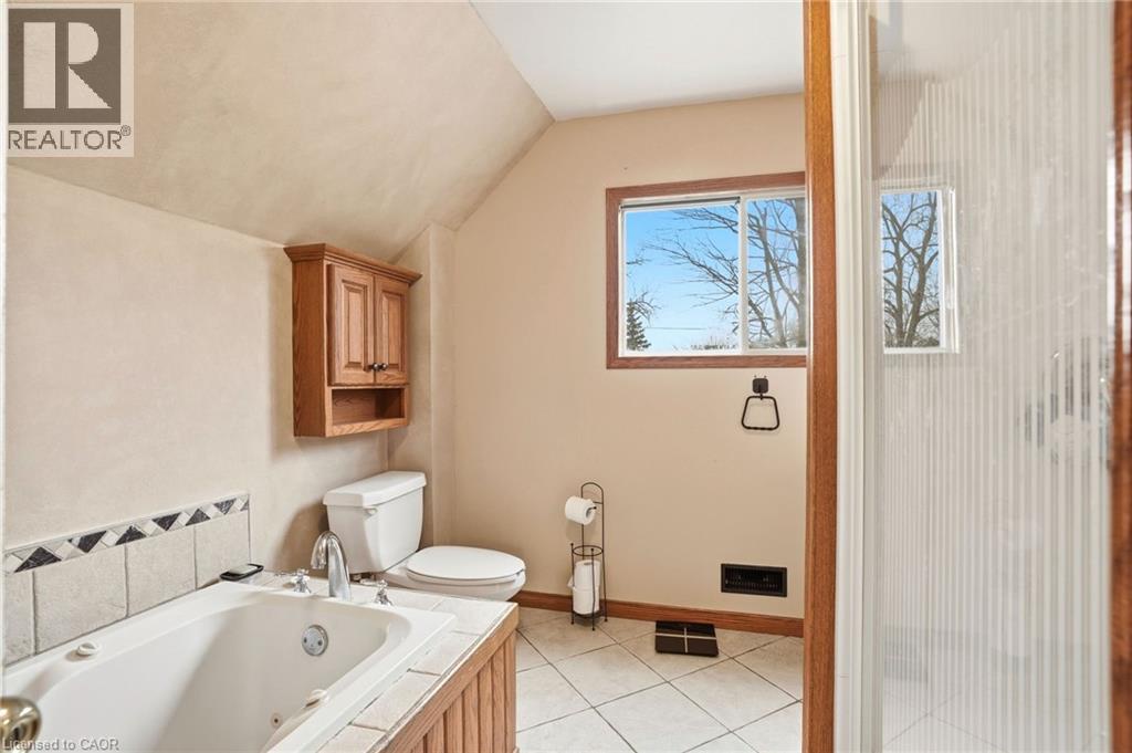 520 Alder Street E, Dunnville, Ontario