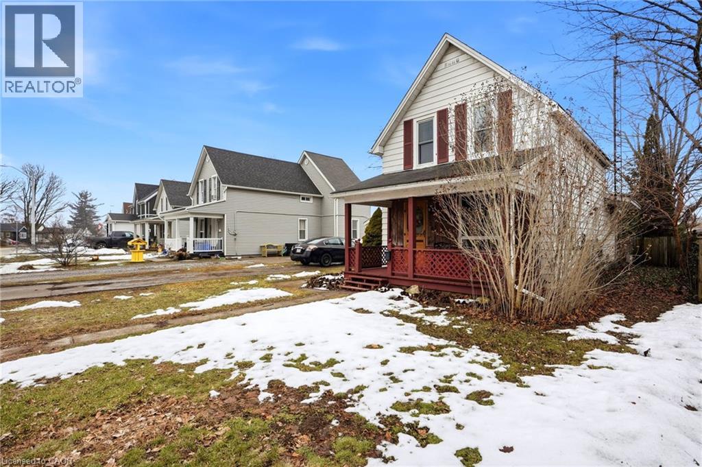 520 Alder Street E, Dunnville, Ontario