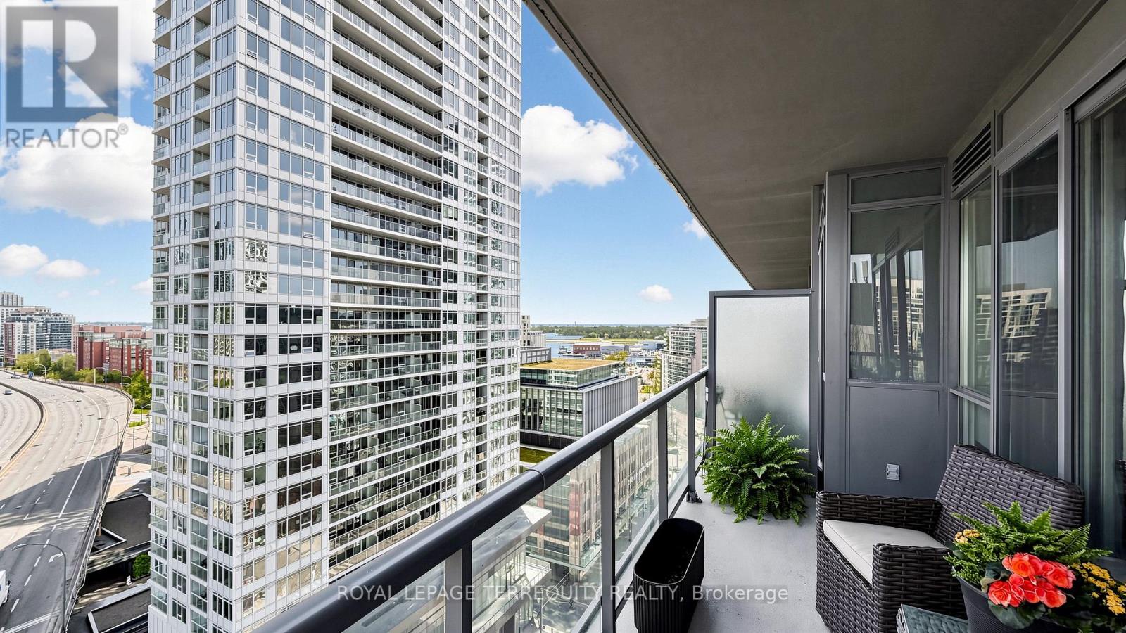 1705 - 20 Bruyeres Mews, Toronto (niagara), Ontario
