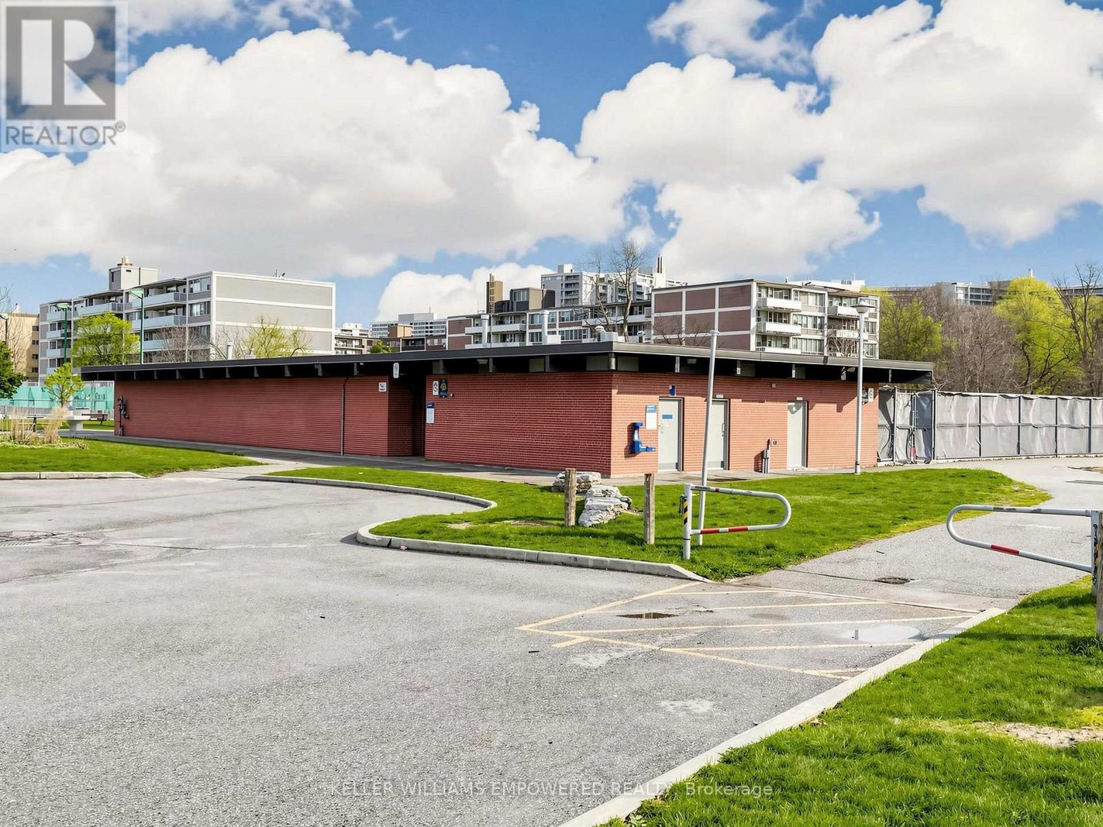 316 - 1 Leaside Park Drive, Toronto (leaside), Ontario