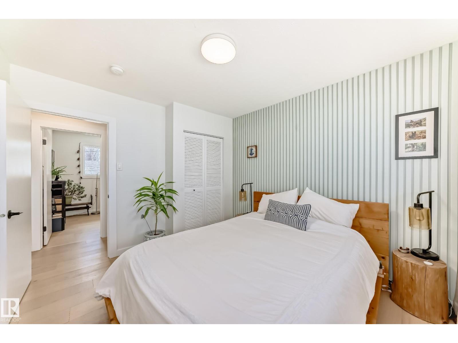 9323 70 Av Nw, Edmonton, Alberta