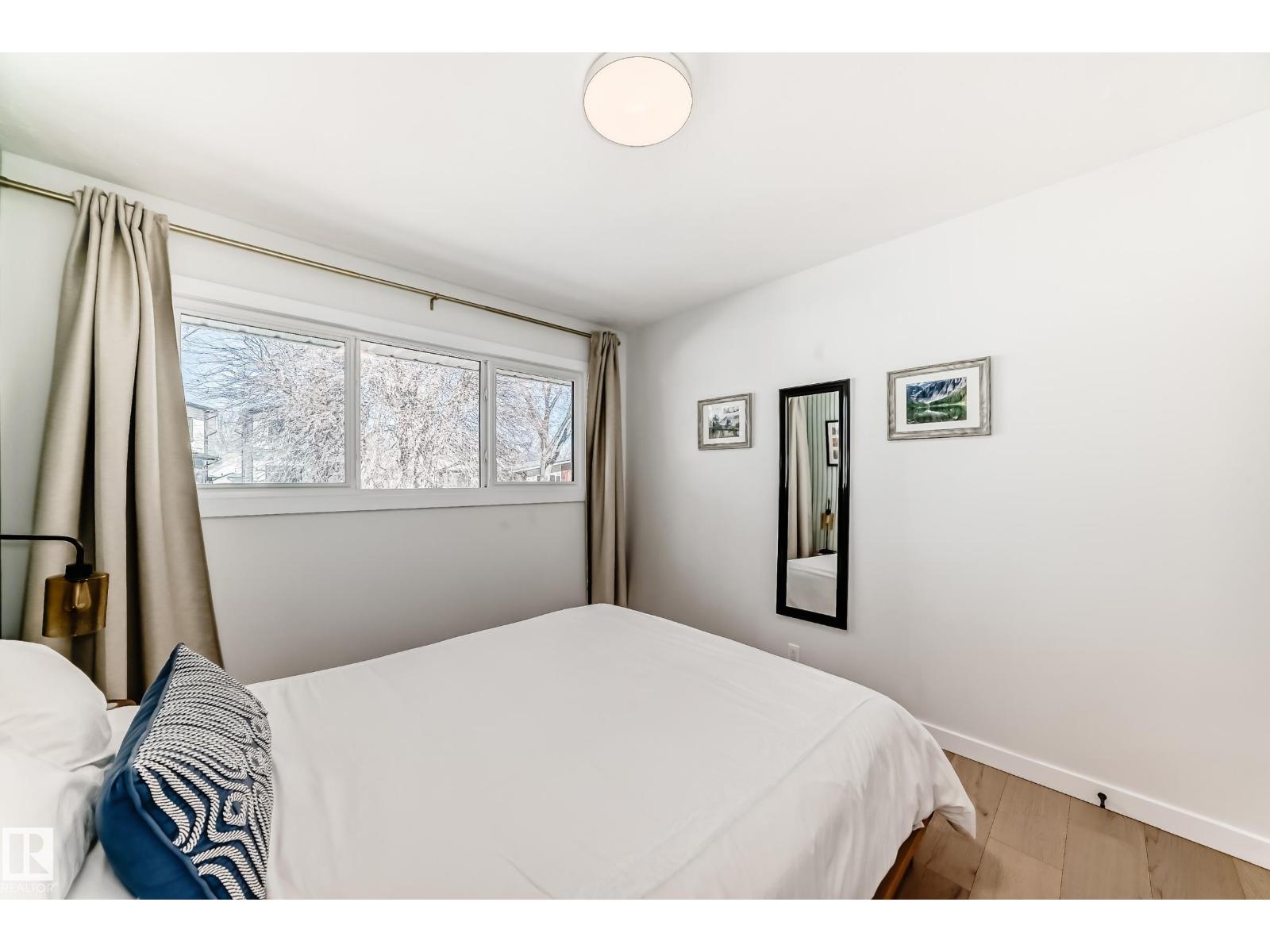9323 70 Av Nw, Edmonton, Alberta