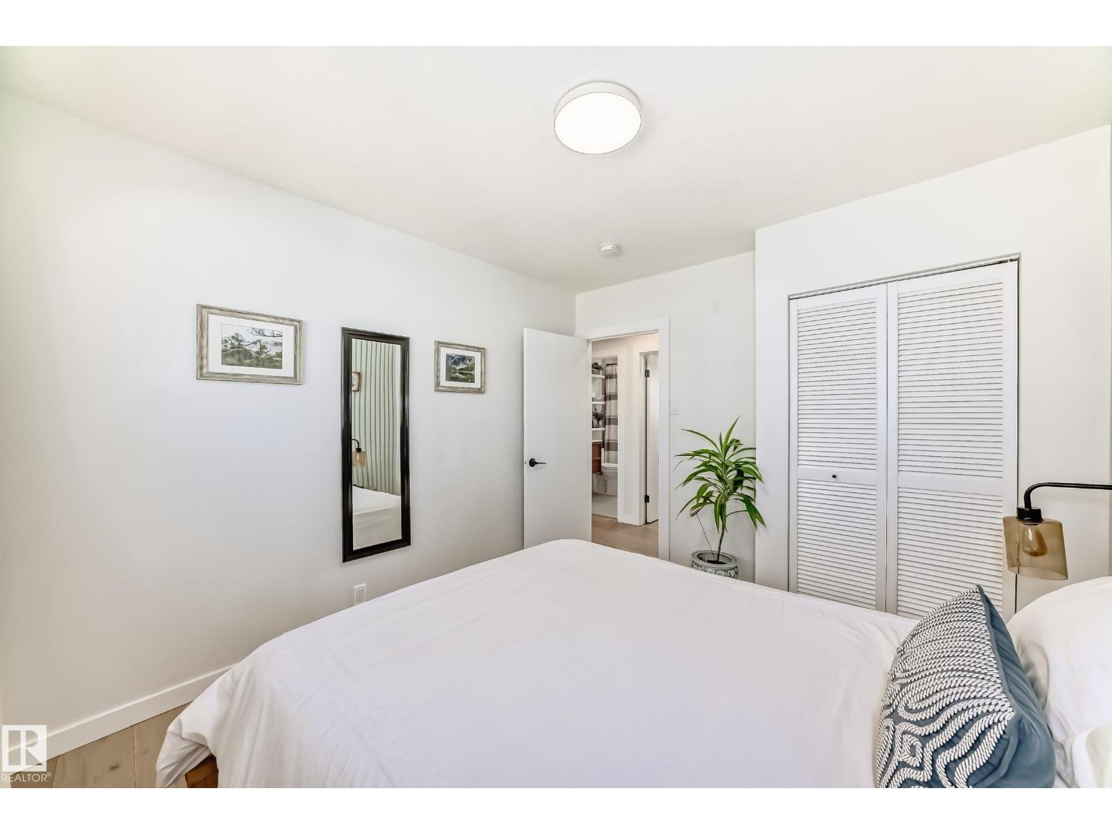 9323 70 Av Nw, Edmonton, Alberta