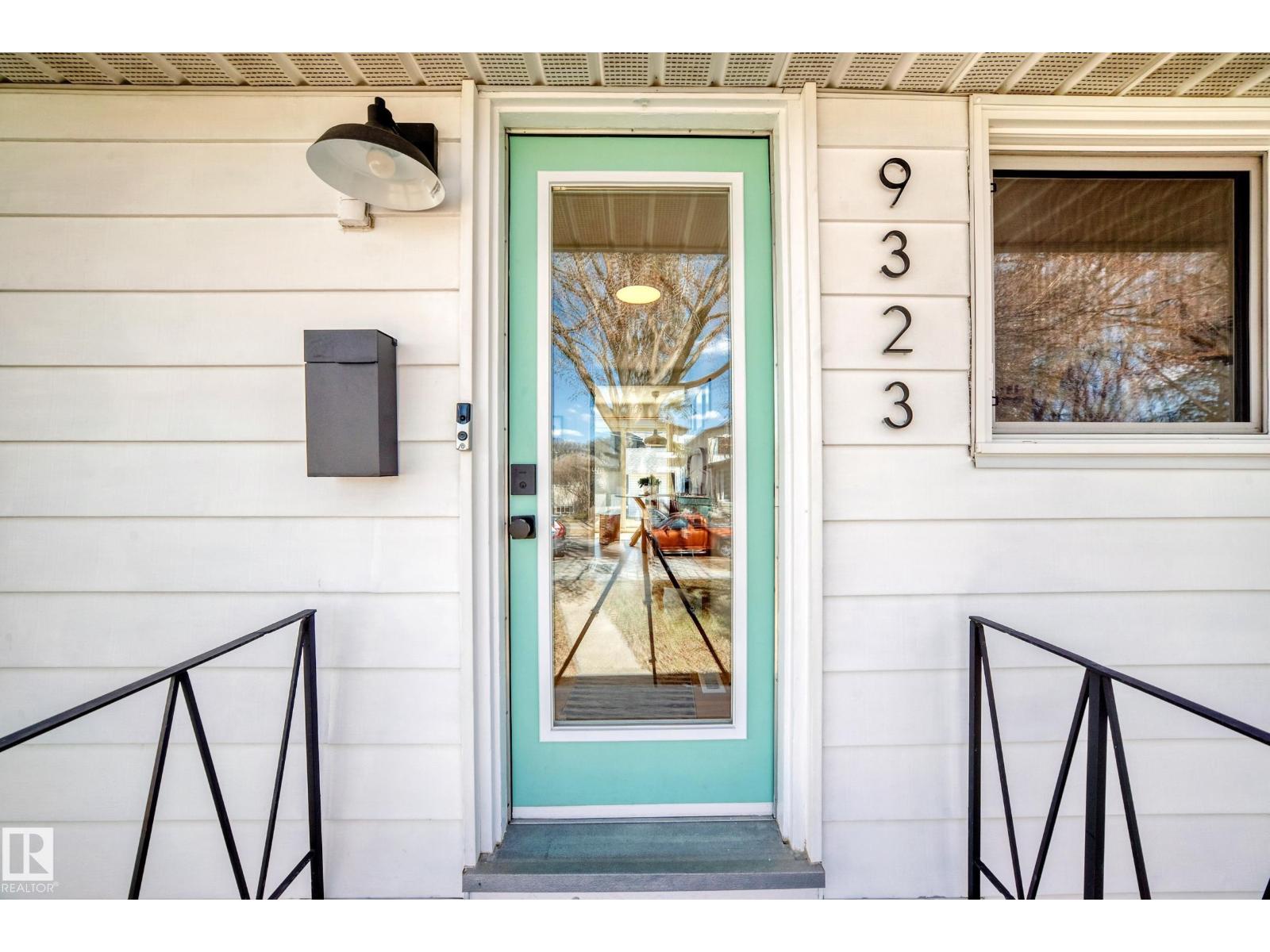 9323 70 Av Nw, Edmonton, Alberta