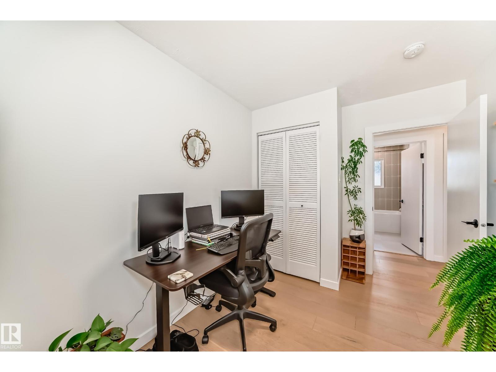 9323 70 Av Nw, Edmonton, Alberta