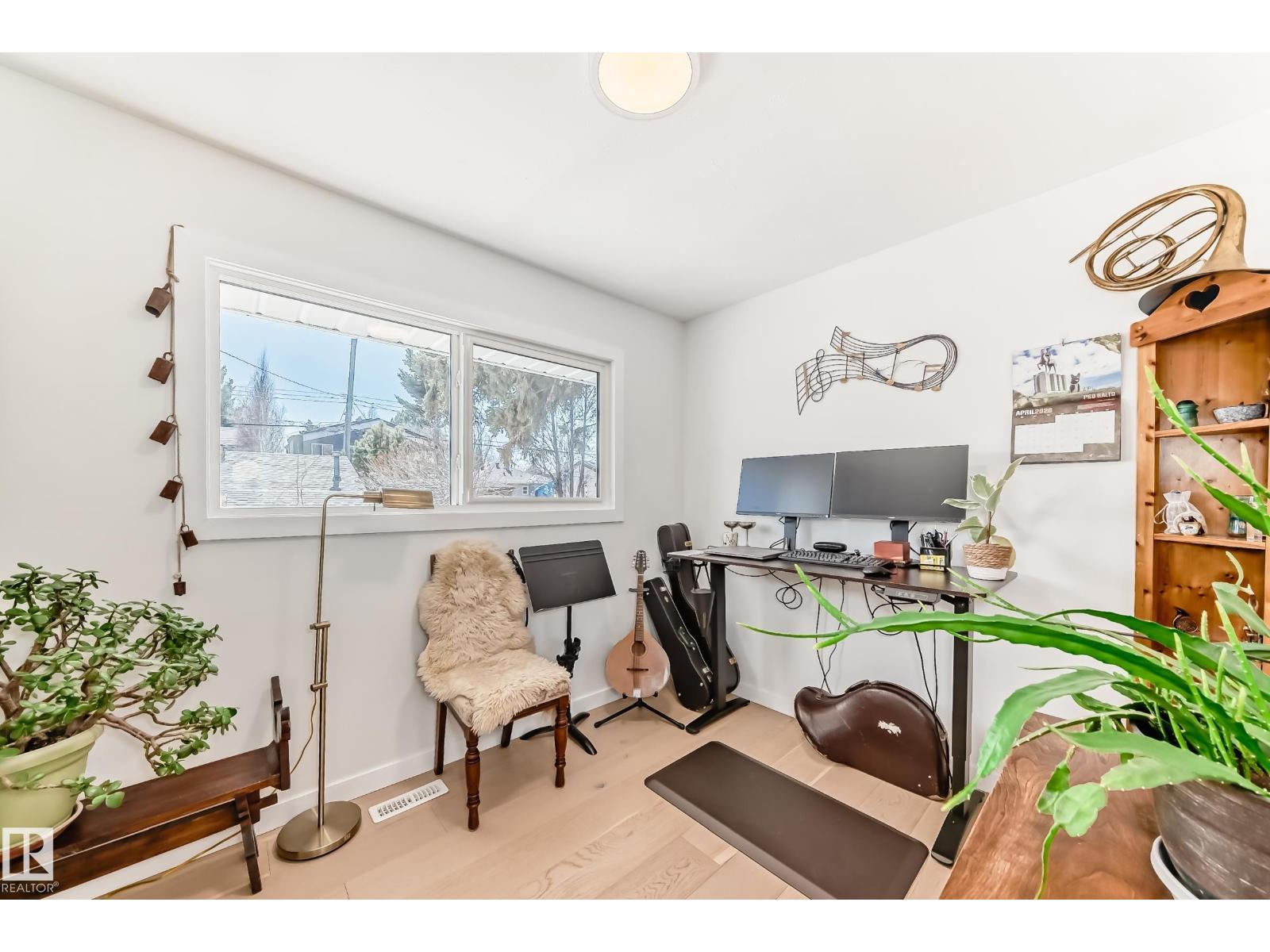 9323 70 Av Nw, Edmonton, Alberta