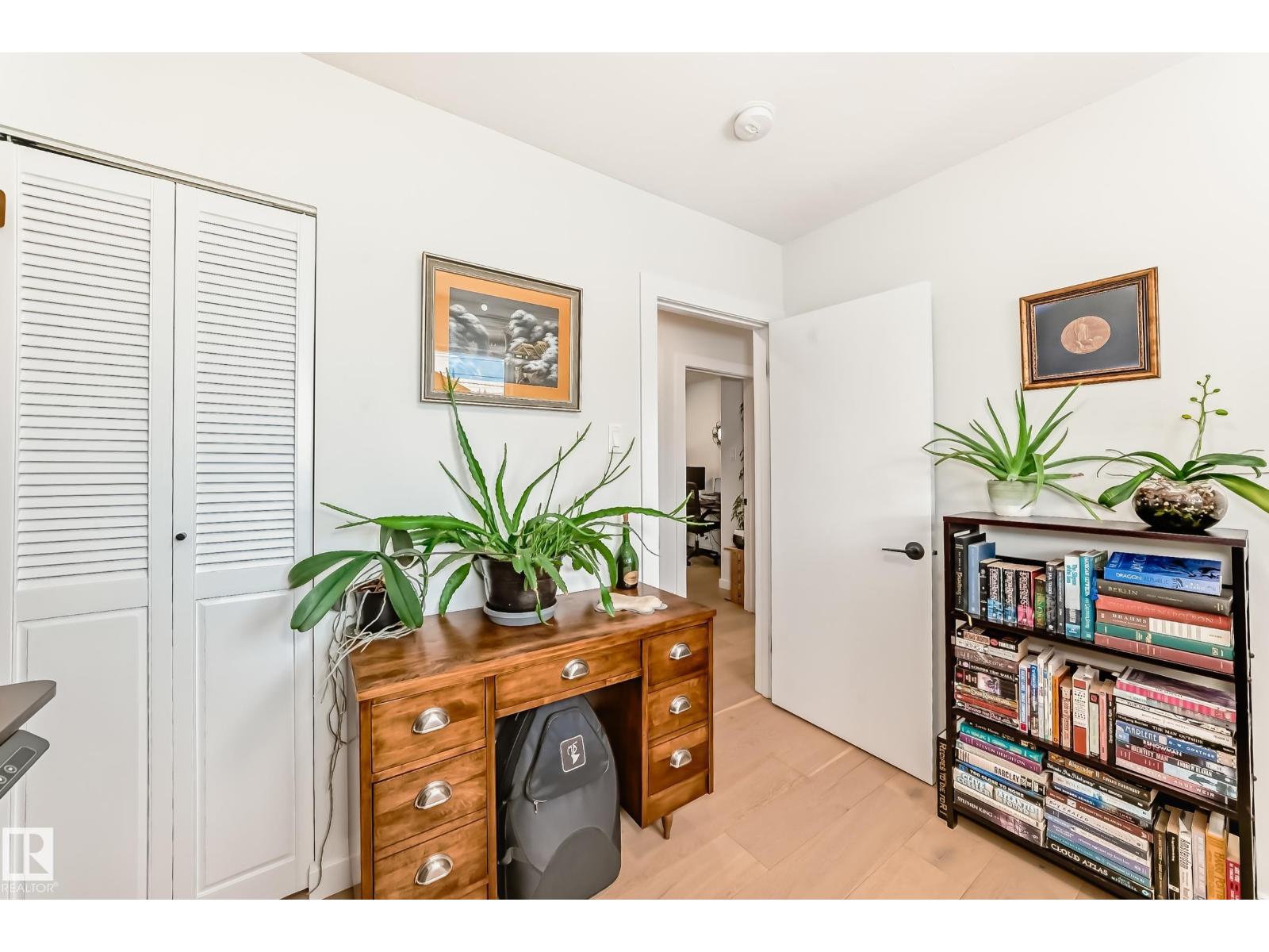 9323 70 Av Nw, Edmonton, Alberta