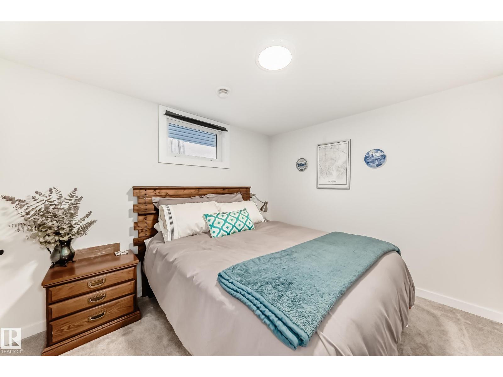 9323 70 Av Nw, Edmonton, Alberta